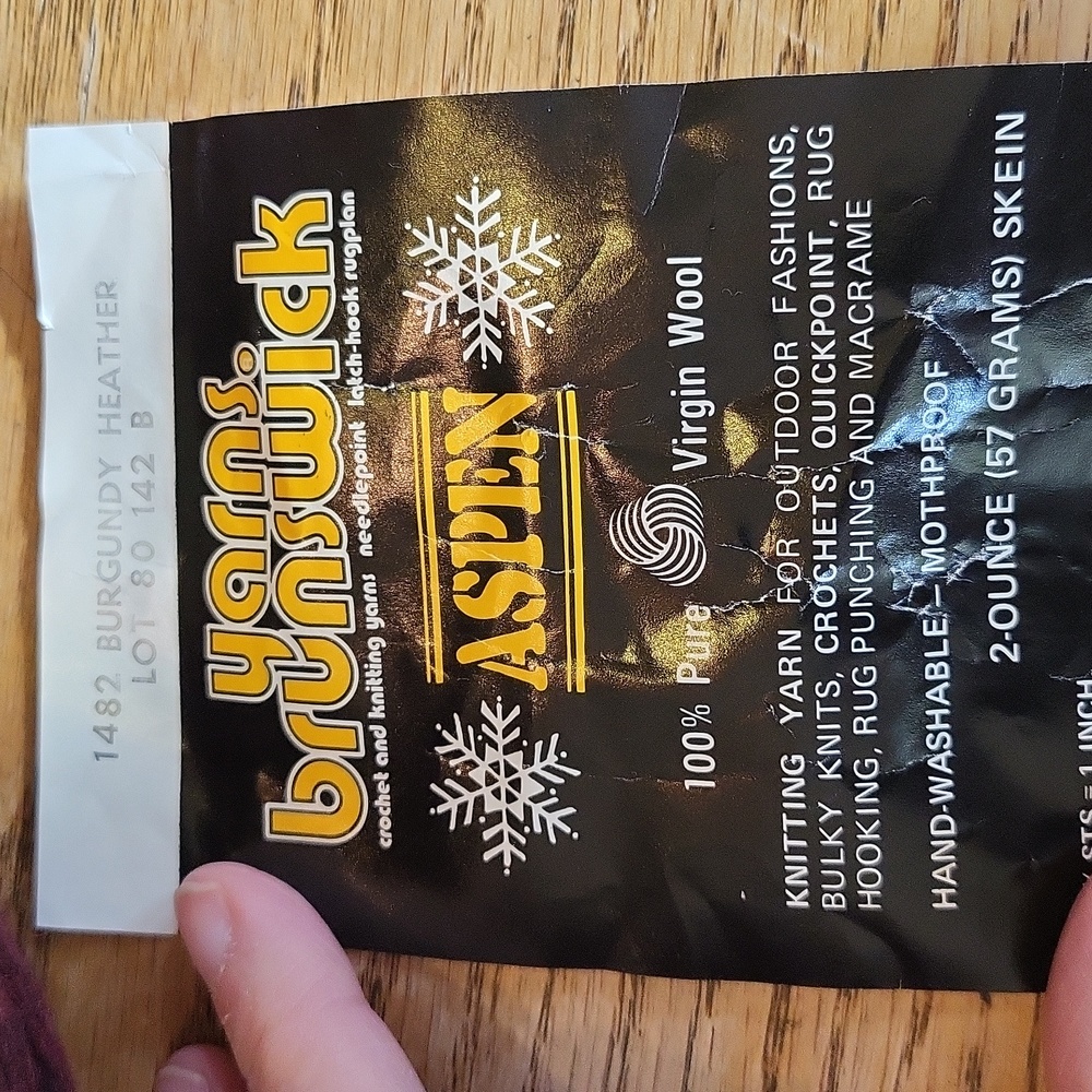 Aspen 100% Virgin Wool yarn - Picture 3 of 4